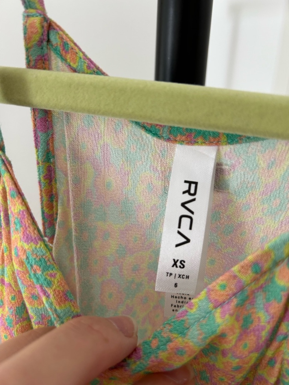 NWT RVCA Dress. Size XS. PTP 16” with stretch - Picture 3 of 8